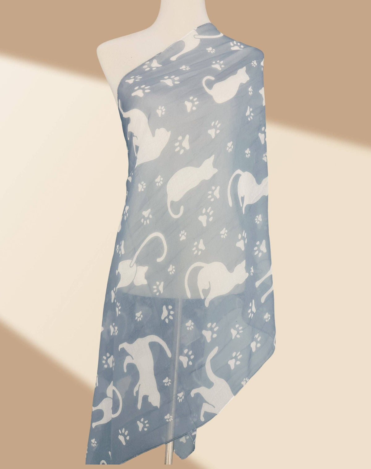 JC0711118 L. Blue-White Cat Scarf
